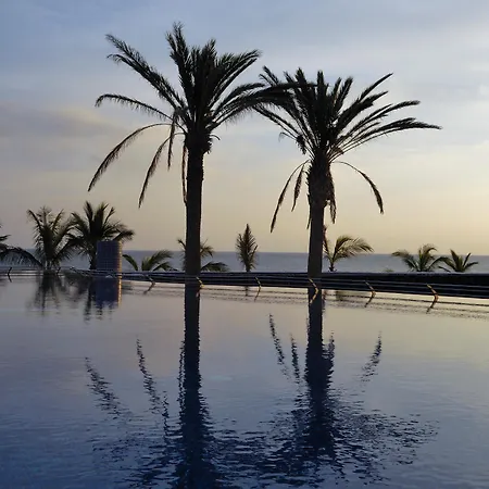 Vik San Antonio Отель