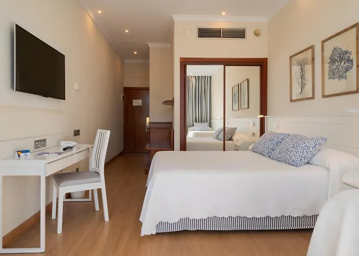 Vik San Antonio Hotel