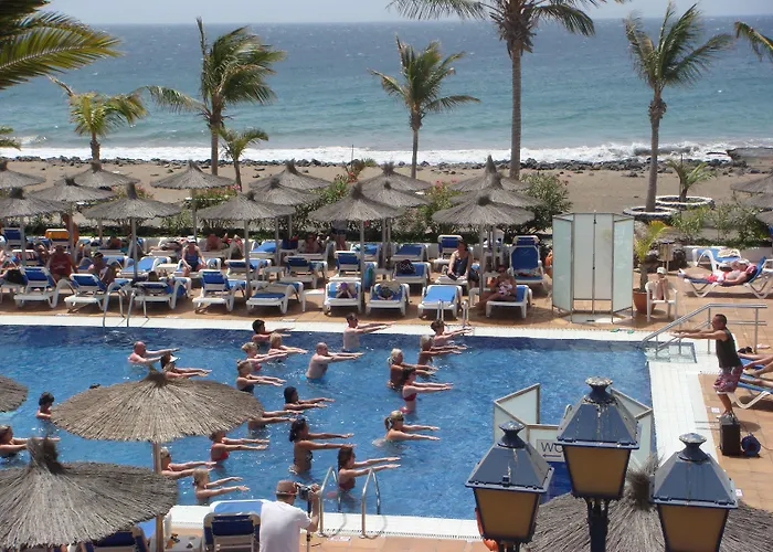 מלון Vik San Antonio 4*