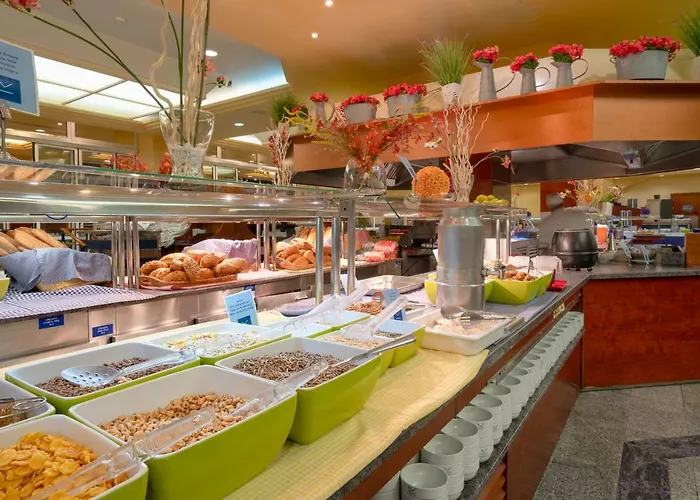 מלון Vik San Antonio 4*